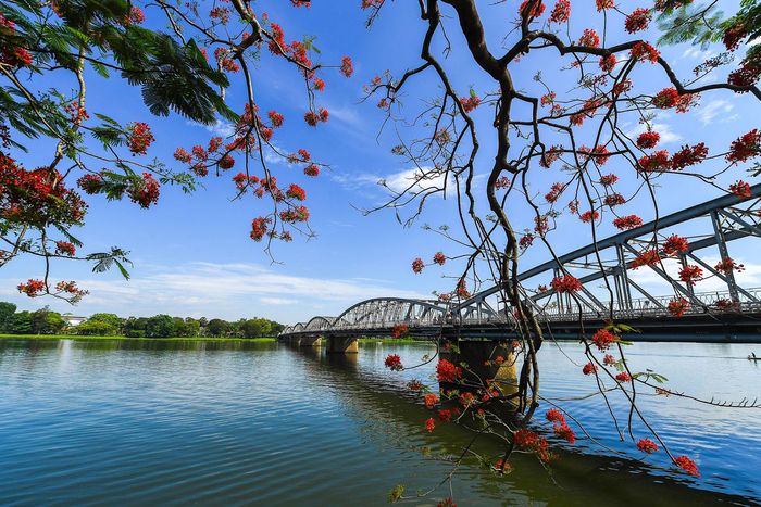 ITINERARIO 13D HO CHI MINH – HUE – HOI AN – HA NOI – HA LONG - SAPA